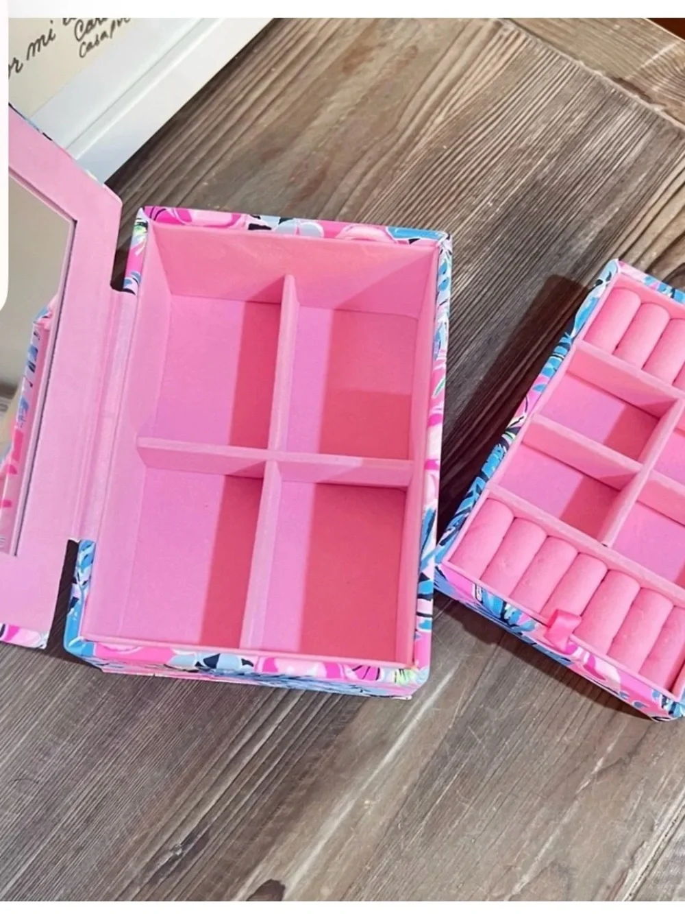 NWT—-Lilly Pulitzer Cockatoo Pretty in Pink Jewelry Box